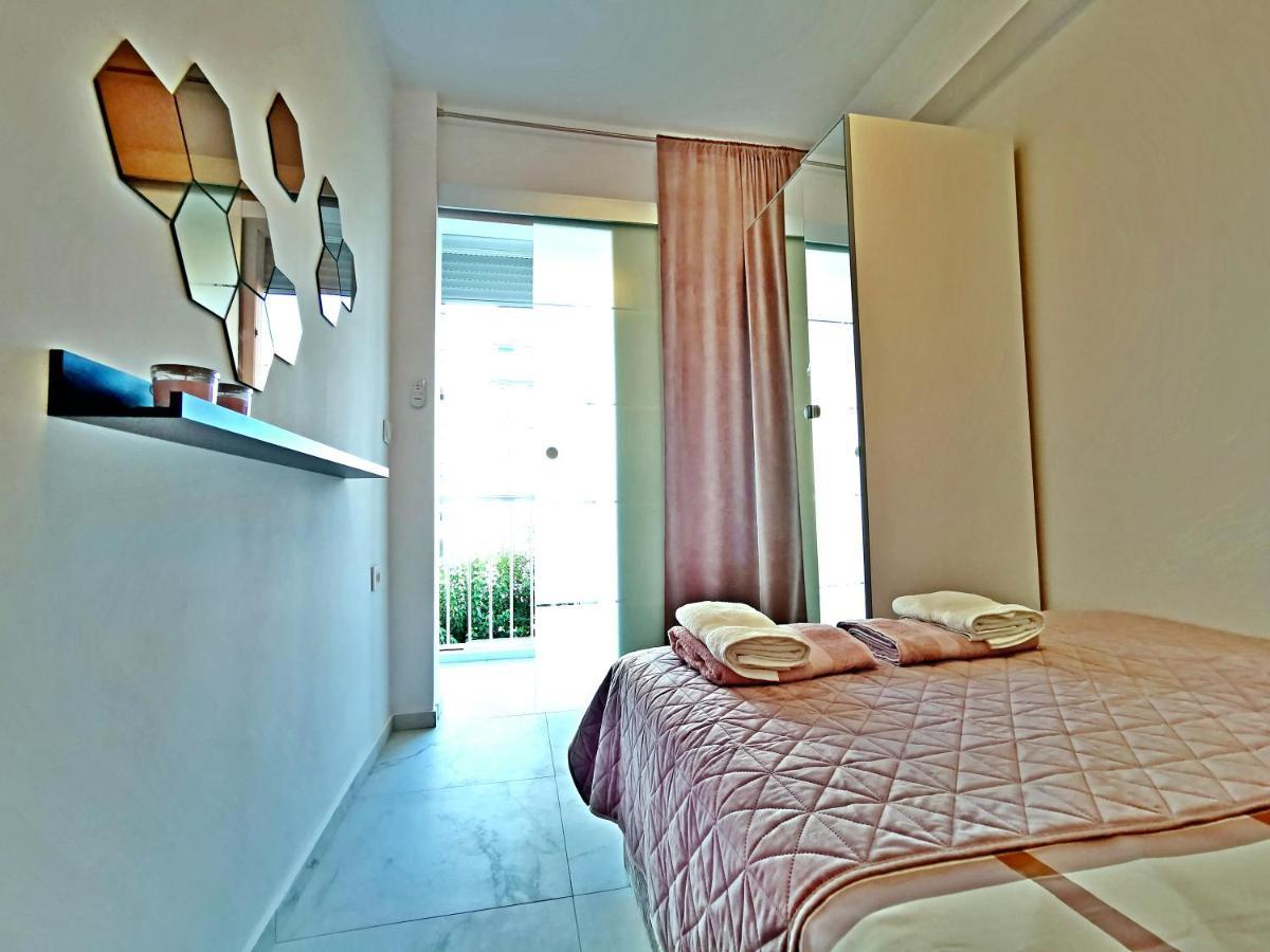 Apartamento Ana Maria Playa De Gandia Solo Familias Esterno foto